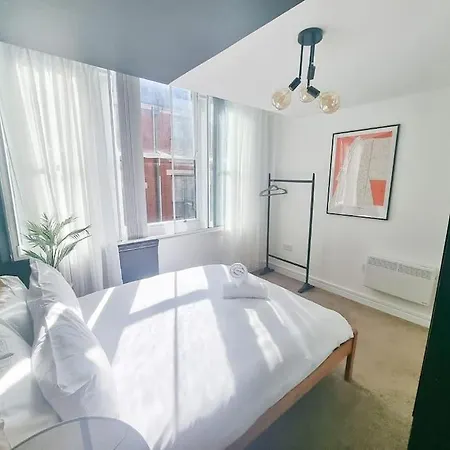Beautiful Northern Quarter 2 Bedroom Apt-2